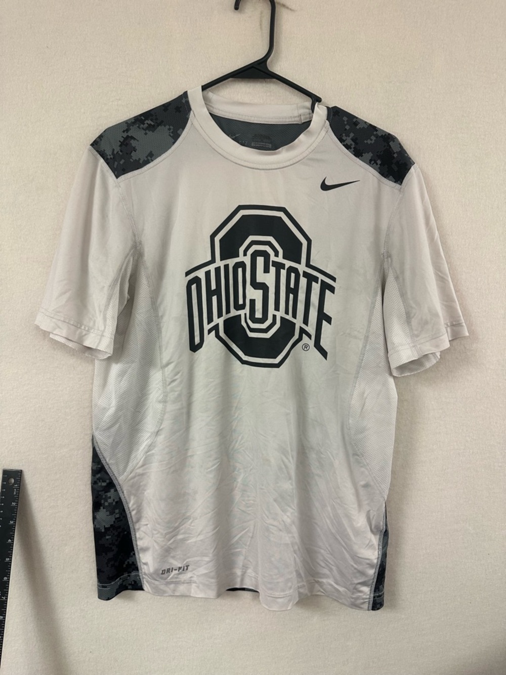 Nike Ohio State Buckeyes Shirt Mens Medium Short Sleeve Digital Camo Vented